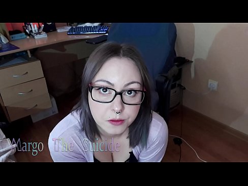 ❤️ Sexy Girl with Glasses Sucks Dildo Deeply on Camera Super porn à noi